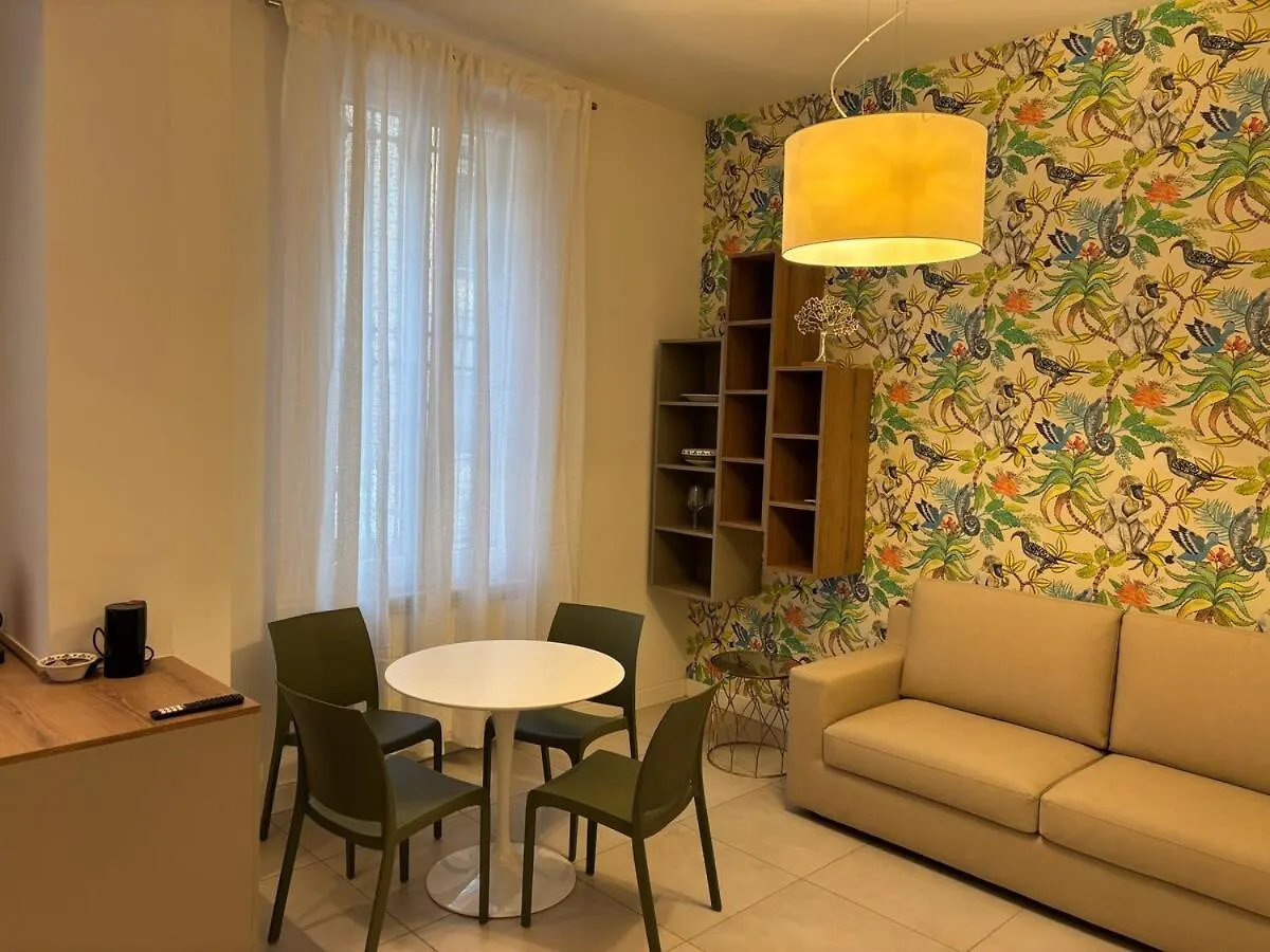Florence Tropical Suite Apartment