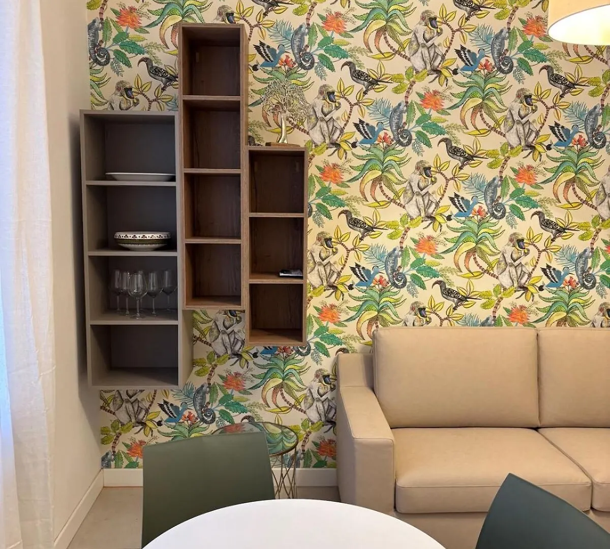 Florence Tropical Suite